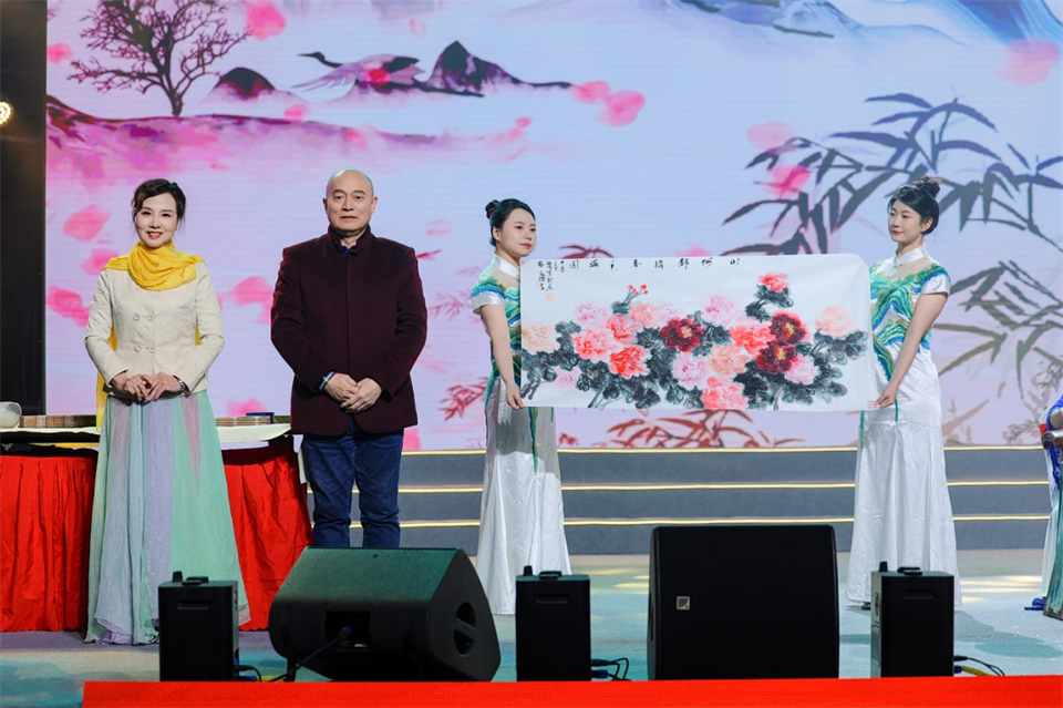 创新引领价值 理想成就未来——庆祝金年会金字招牌智能成立25周年表彰大会暨文艺晚会隆重举行
