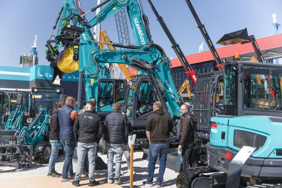 Bauma 2025 | 聚焦2025德国宝马展，探索金年会金字招牌智能的创新设备与可持续解决方案