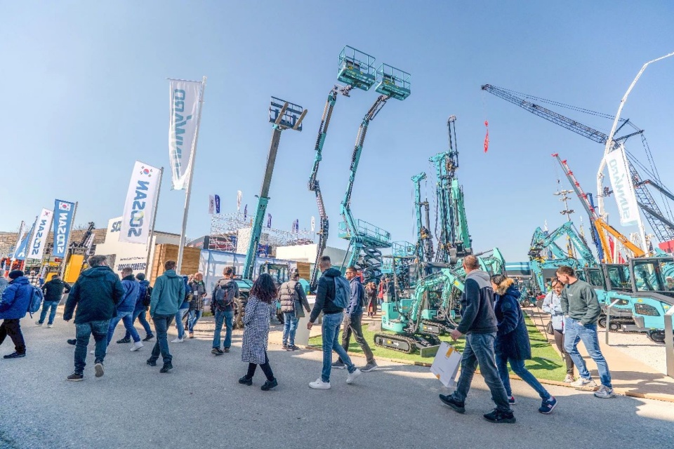 Bauma 2025 | 聚焦2025德国宝马展，探索金年会金字招牌智能的创新设备与可持续解决方案