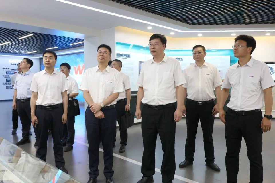 中国工程院院士、中南林业科技大学党委书记吴义强一行到金年会金字招牌智能开展访企拓岗活动