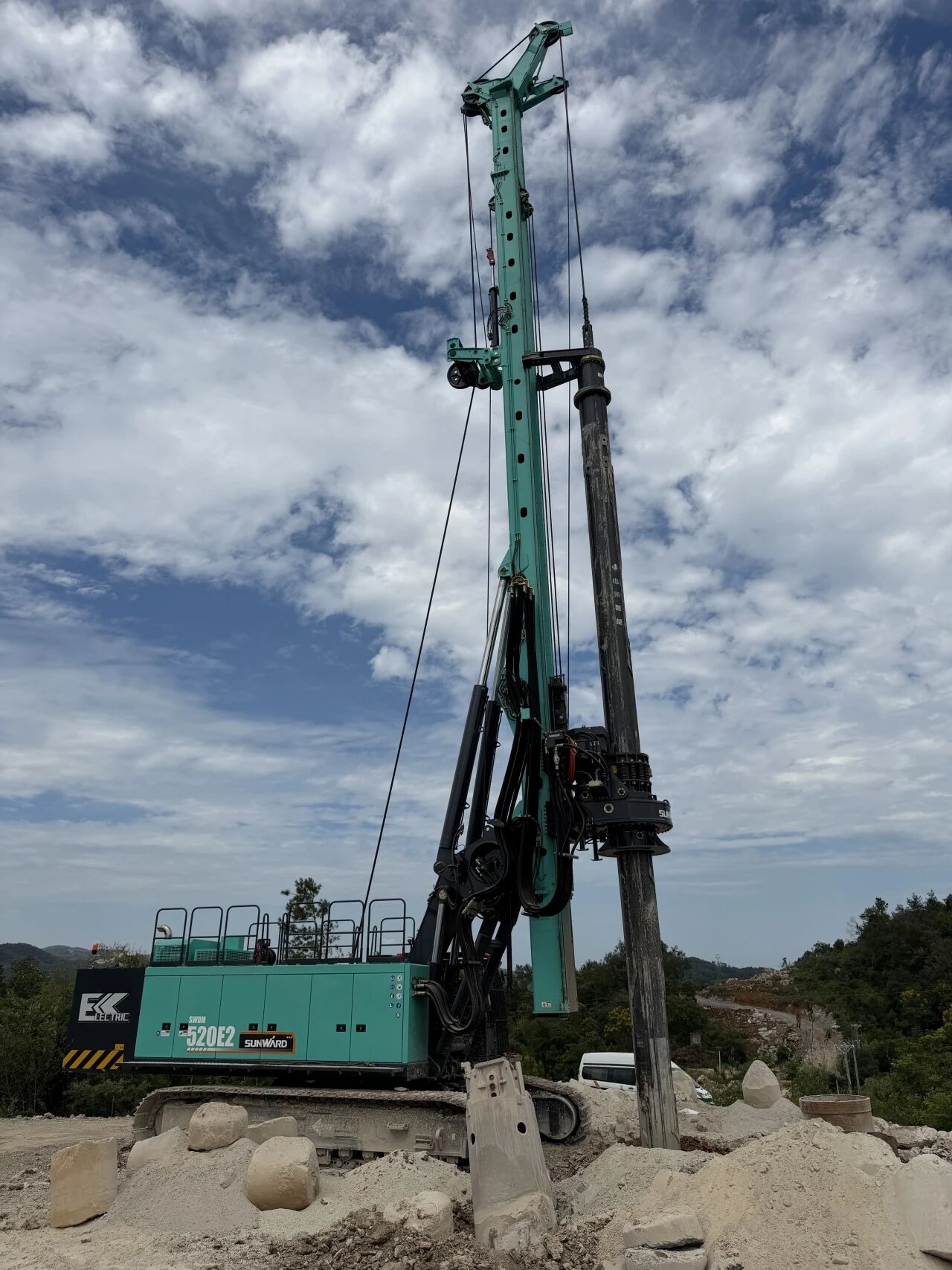 19天518米、连续作业零故障!金年会金字招牌智能SWDM520E2在宜常高铁建设一线钻出“加速度”